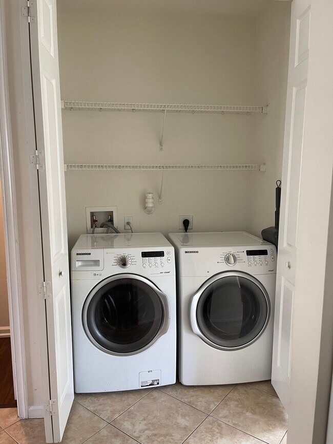 Foto del edificio - 1243 Via Fatini