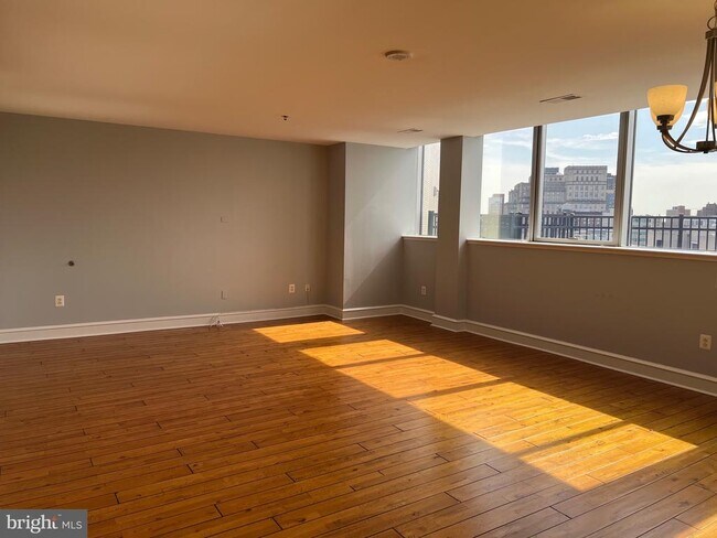 Building Photo - 201-59 N 8th St