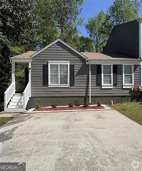 Building Photo - 2080 Charter Ln