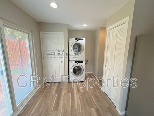 Foto del edificio - 521 Arthur Dr