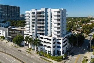 Building Photo - 2600 SW 27th Ave