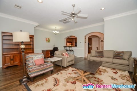 Building Photo - Stunning 3/2.5 townhouse in Royal Oaks Court