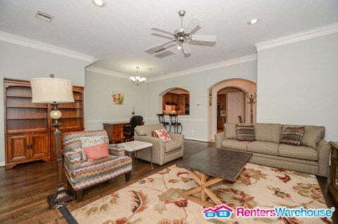 Foto del edificio - Stunning 3/2.5 townhouse in Royal Oaks Court