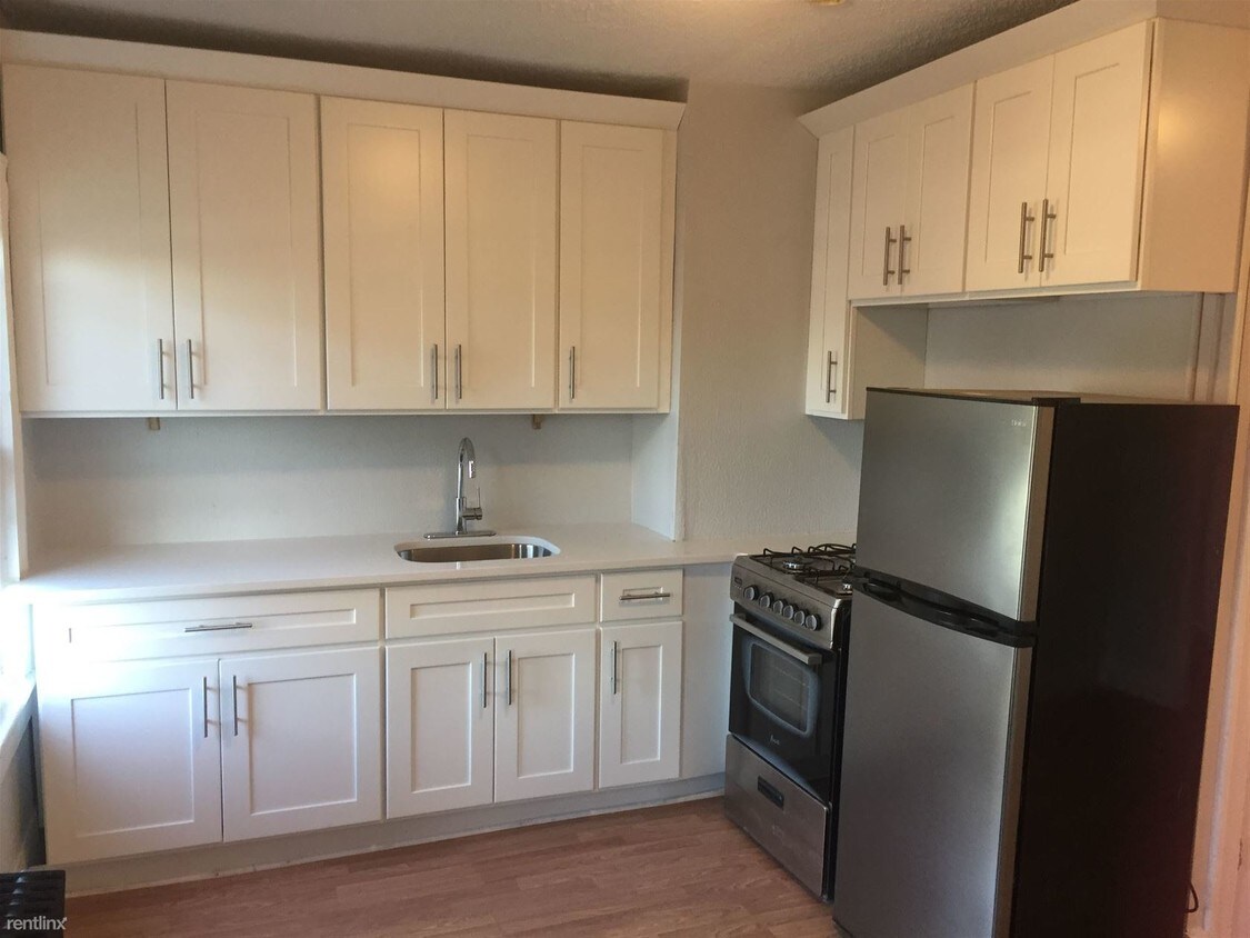 Building Photo - 1 br, 1 bath Apartment - 42 Jewett Ave