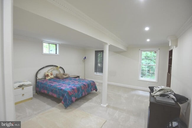 Foto del edificio - 9101 Oak Chase Ct