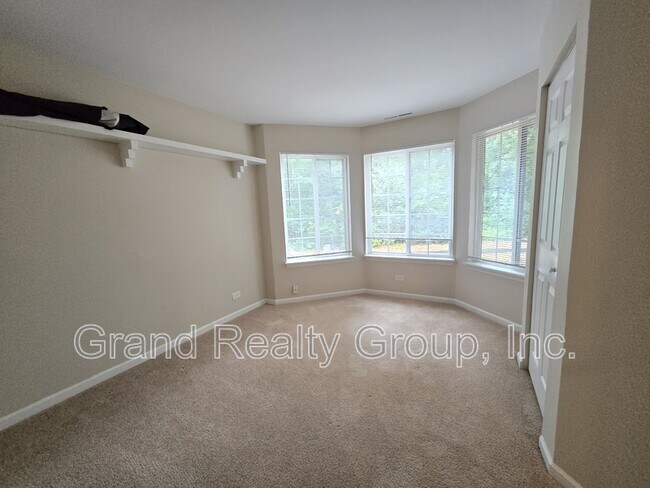 Foto del edificio - 250 W Whispering Oaks Ln