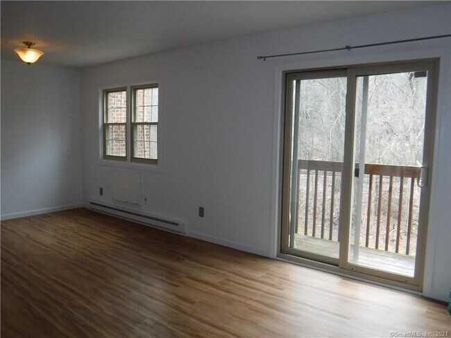 Foto del edificio - 441 Clark Ave