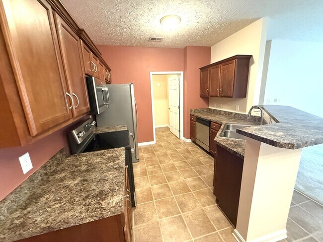 Foto del edificio - 9400 Clubview Dr