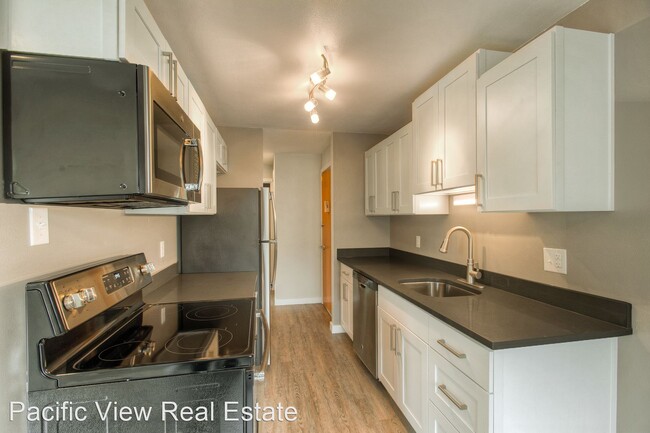 Building Photo - 2810-2811 E Yesler Way