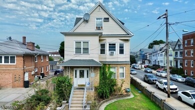 Building Photo - 959-961Avenue C