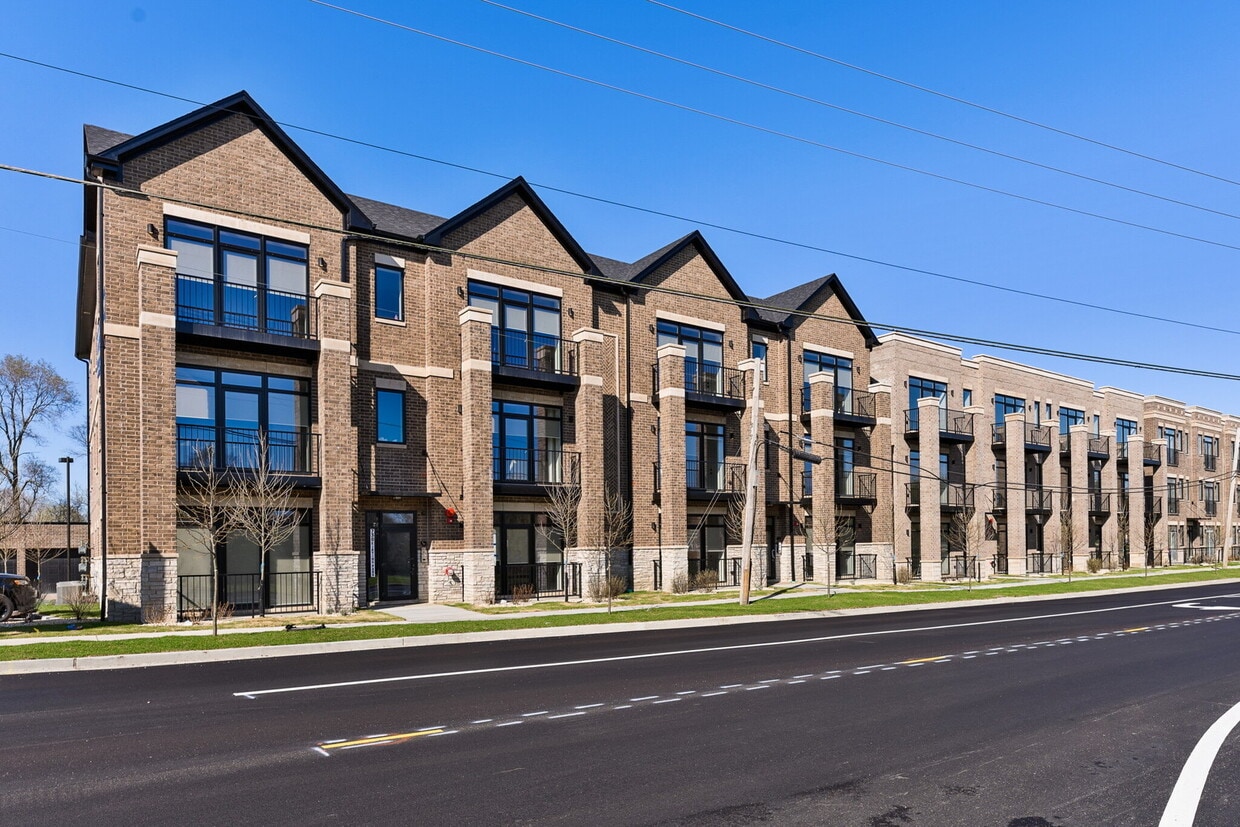 810 E Irving Park Rd Roselle, IL 60172 Alquileres en Roselle, IL