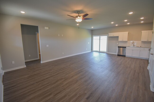 Foto del edificio - Beautiful 3 Bed 2 Bath Home in Farmington!