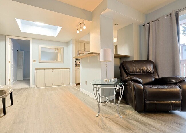 Foto del edificio - 7302 Huntsmen Cir