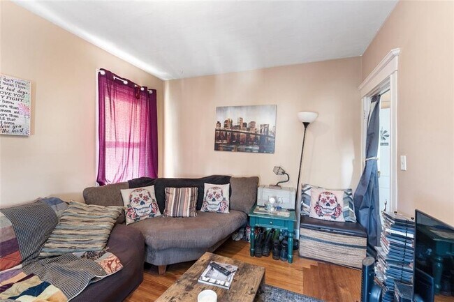 Building Photo - 35 Burnside Avenue, Unit 3R