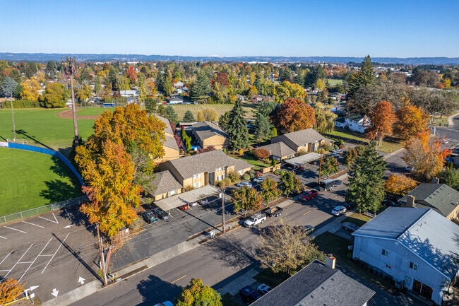 Aerial Photo - Grant Park Apartments