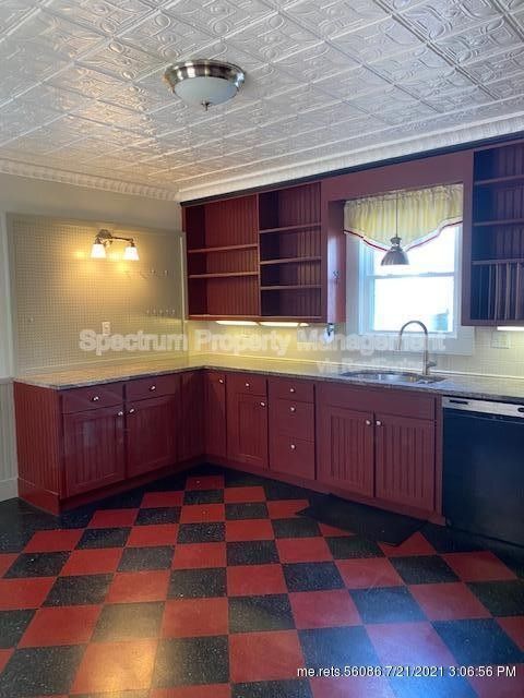Foto del edificio - 282 N Main St