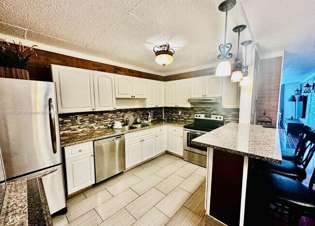 Foto del edificio - 1470 NE 125th Terrace