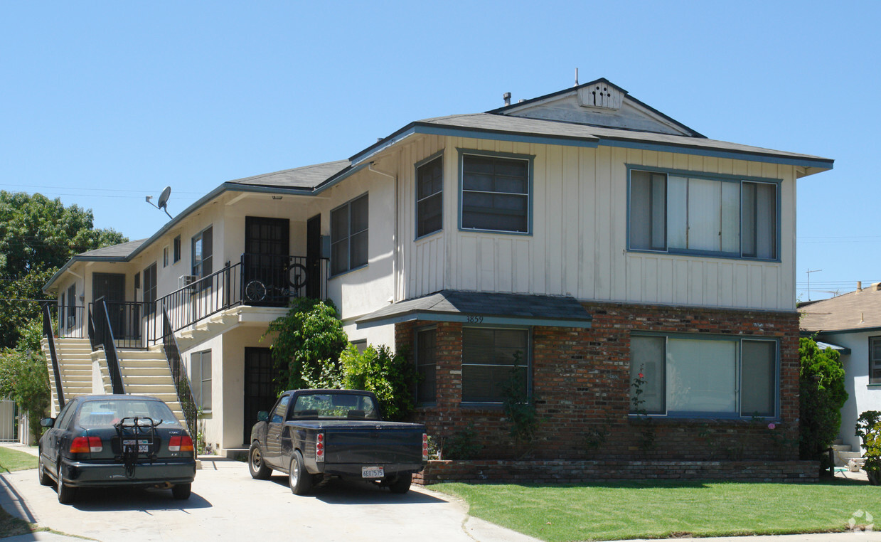 Primary Photo - 3859 Tilden Ave