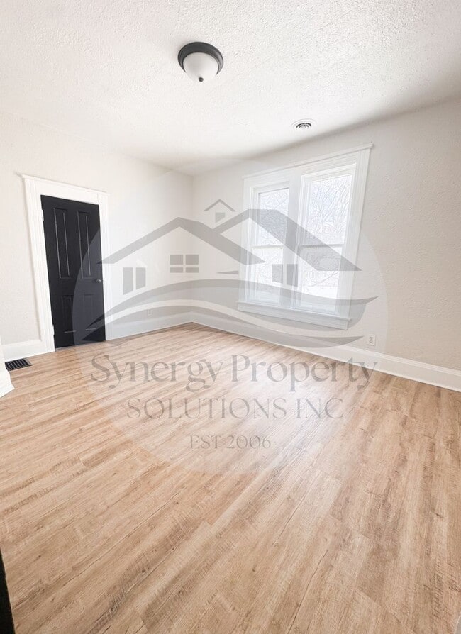 Building Photo - Shelby Home