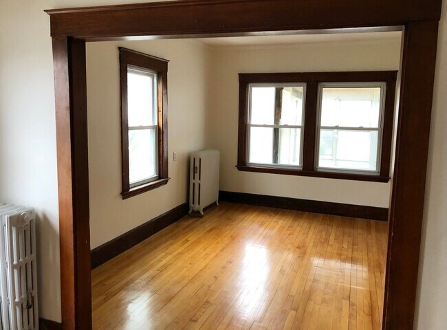 Living Room - 11 Beauport Ave