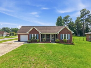 Building Photo - 112 Wilda Dr