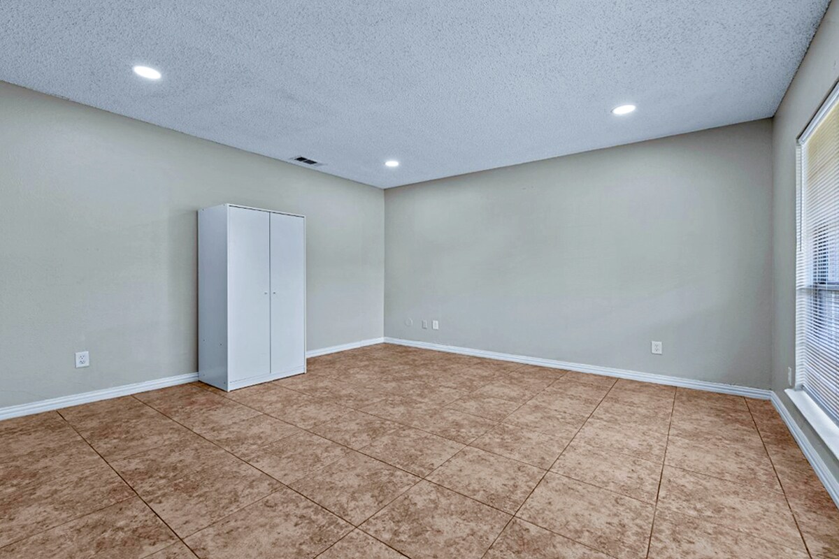 917 Carmela DriveBEDROOM 1B 794378 Unit BEDROOM 1B, DeSoto, TX 75115 Room for Rent in DeSoto