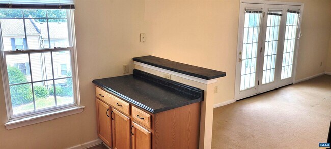 Building Photo - 1356 Villa Way