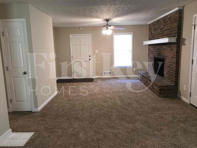 Building Photo - 5705 Hiram Lithia Springs Rd SW