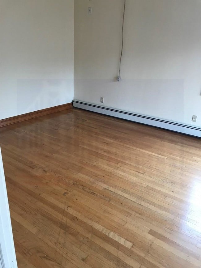 Foto del edificio - 2415 E Tremont Ave