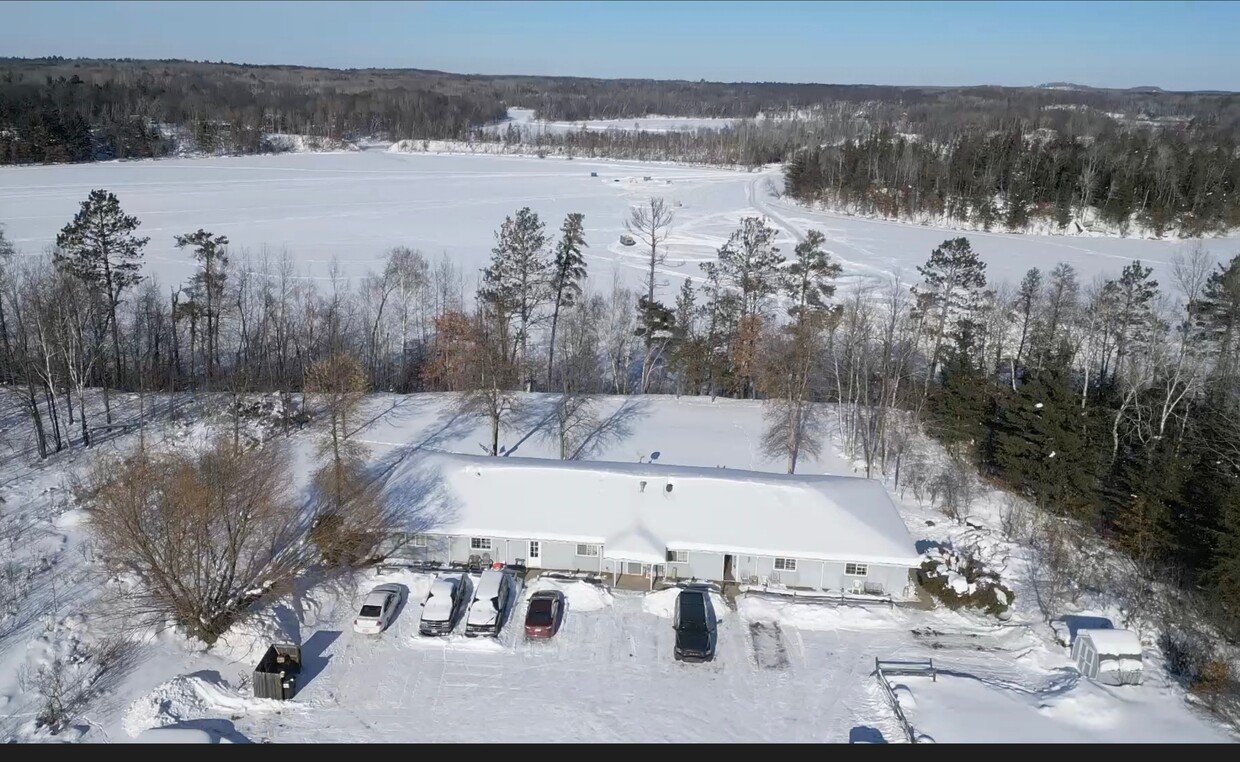 Overlooks Little Rabbit Lake - 16440 Main St