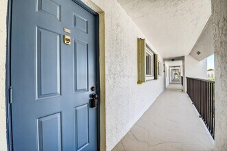 Building Photo - 2975 SW 22nd Ave