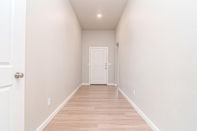 Foto del edificio - 6735 Draw Ct