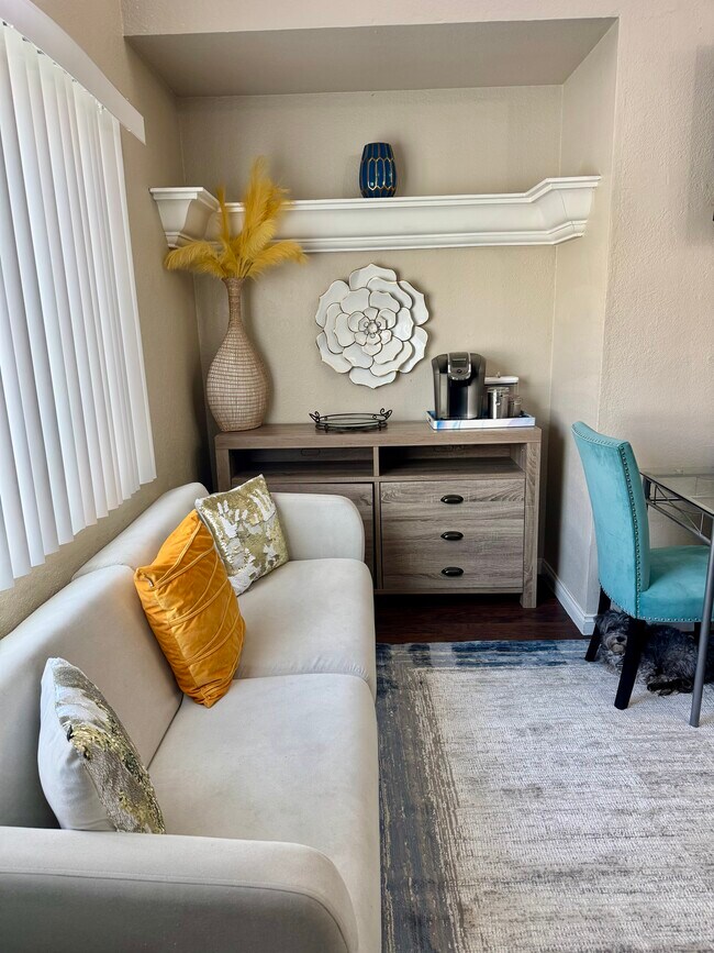 Foto del edificio - 6918 Coley Ave