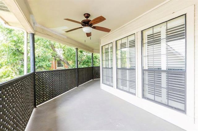 Foto del edificio - 6037 Hillcrest Ave