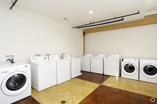 Interior Photo - 1010 Central