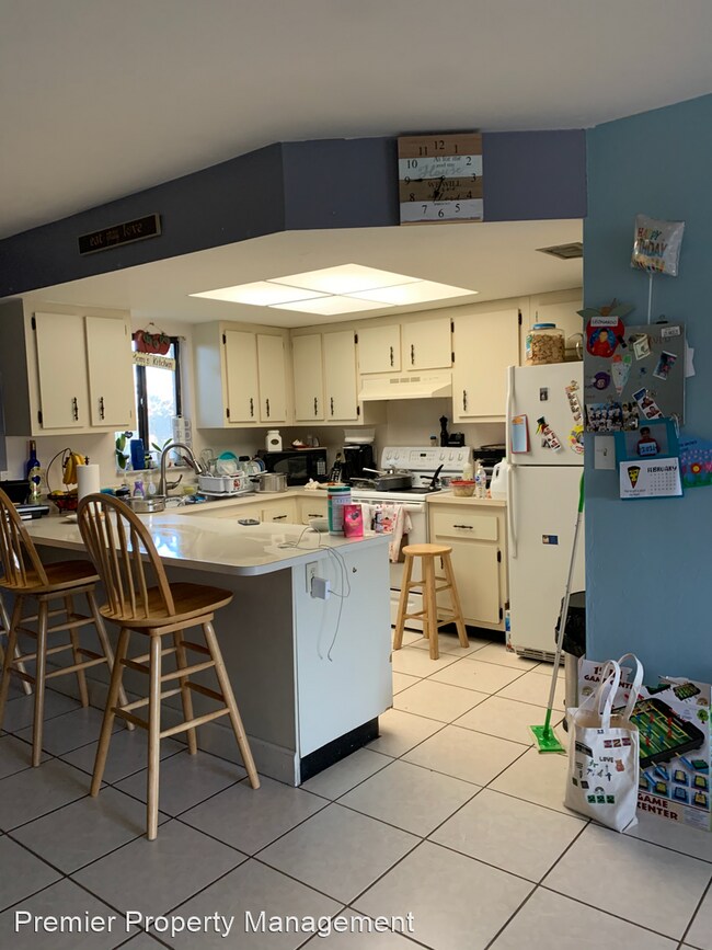 Building Photo - 1400 Green Valley Cir