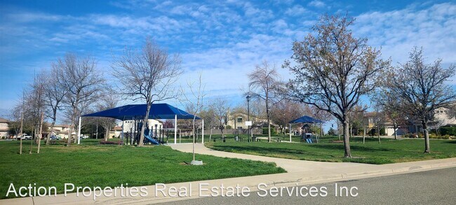 Building Photo - 4 br, 2 bath House - 1780 Poppy Field Drive