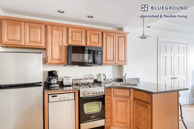 Foto del edificio - 1400 N Lake Shore Dr