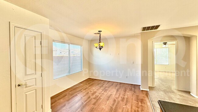 Foto del edificio - 2671 E Cowboy Cove Trail