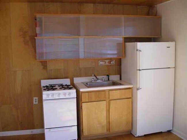 Building Photo - Hu Properties1 (317 W 35th St)