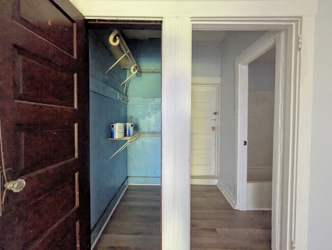Foto del edificio - 2116 Bedford Ave