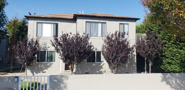 Building Photo - 822 Sartori Ave