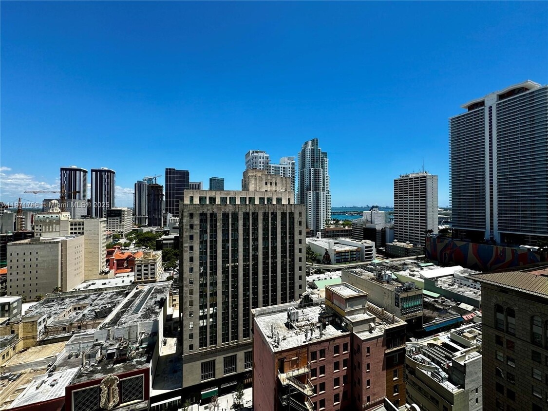 Foto principal - 151 SE 1st St