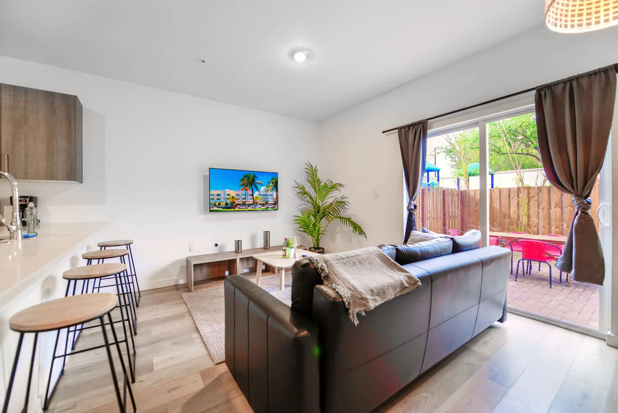 Foto principal - 171 NW 158th St
