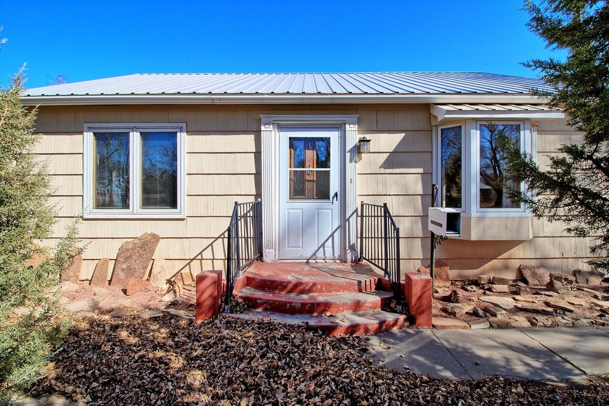 Primary Photo - 2 Bed 1 Bath House in Delta!