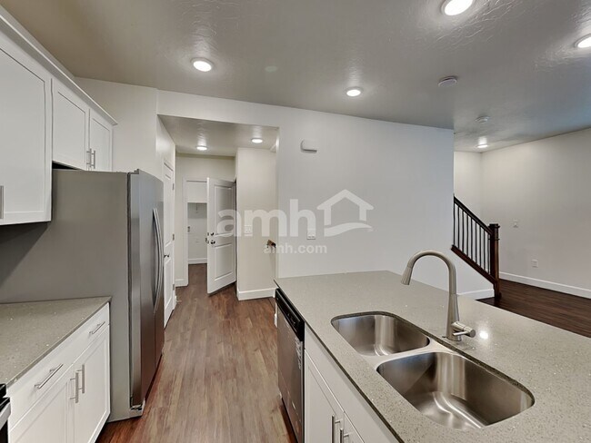 Building Photo - 1278 Vlg Grn Trl