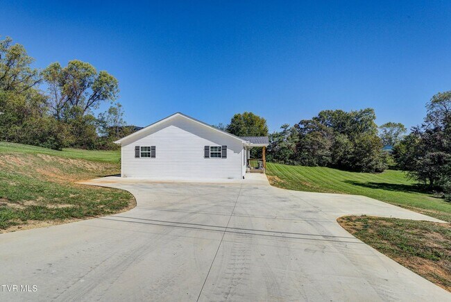 Foto del edificio - Almost New 3BR Home – Modern Living Close ...