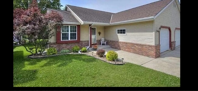 Spacious 3 bedroom condo for rent - 131 W Stoney Ridge Way