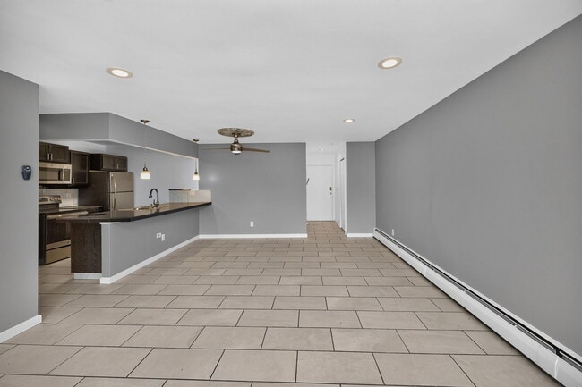 Building Photo - 5458 Beechmont Ave