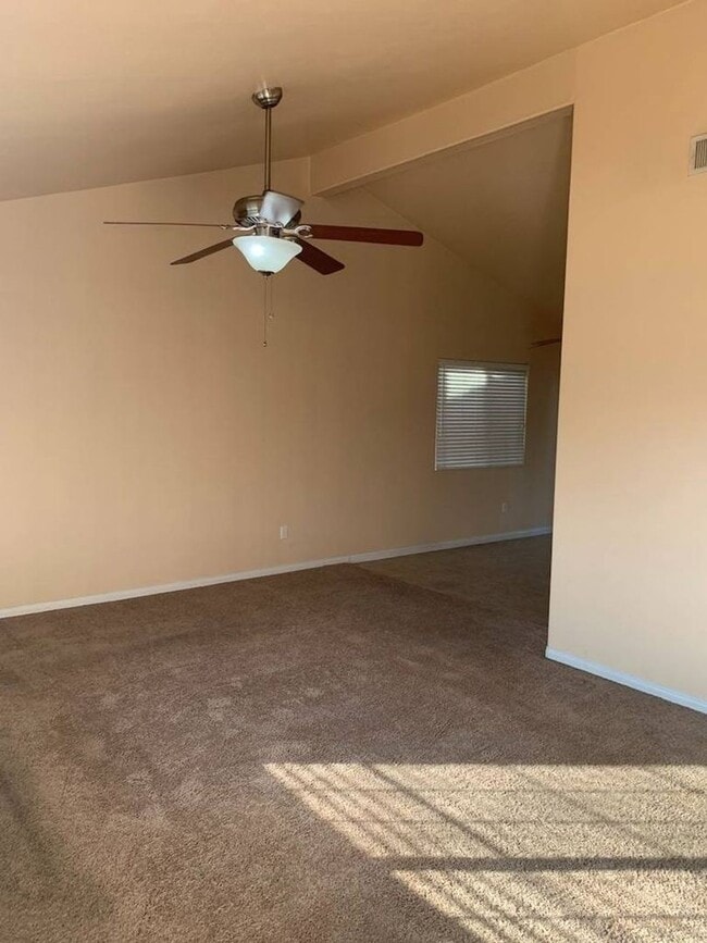 Building Photo - 5404 El Palacio Dr